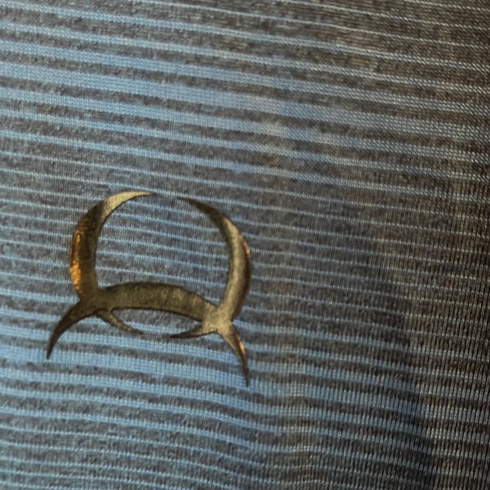Nice polo cinch hardly worn. Sitting in closet - Picture 3 of 4